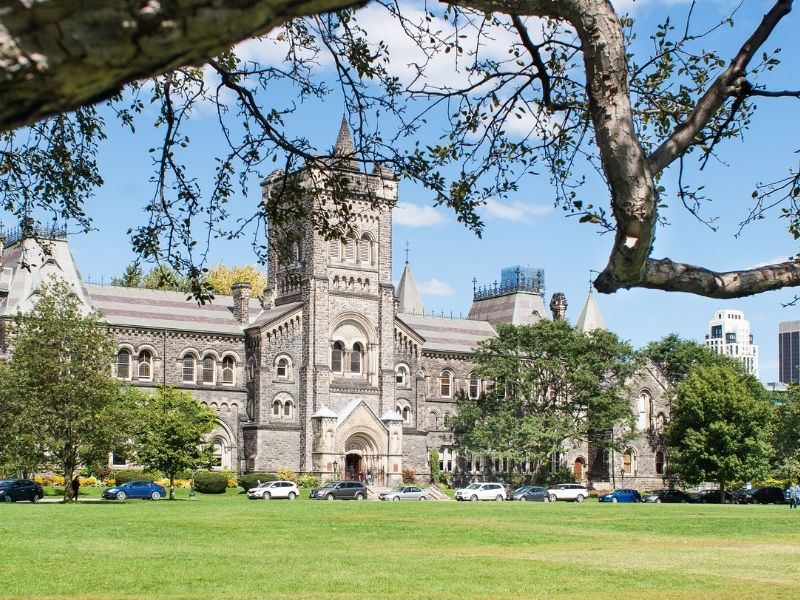 Học phí du học Canada có đắt đỏ như bạn nghĩ? 1